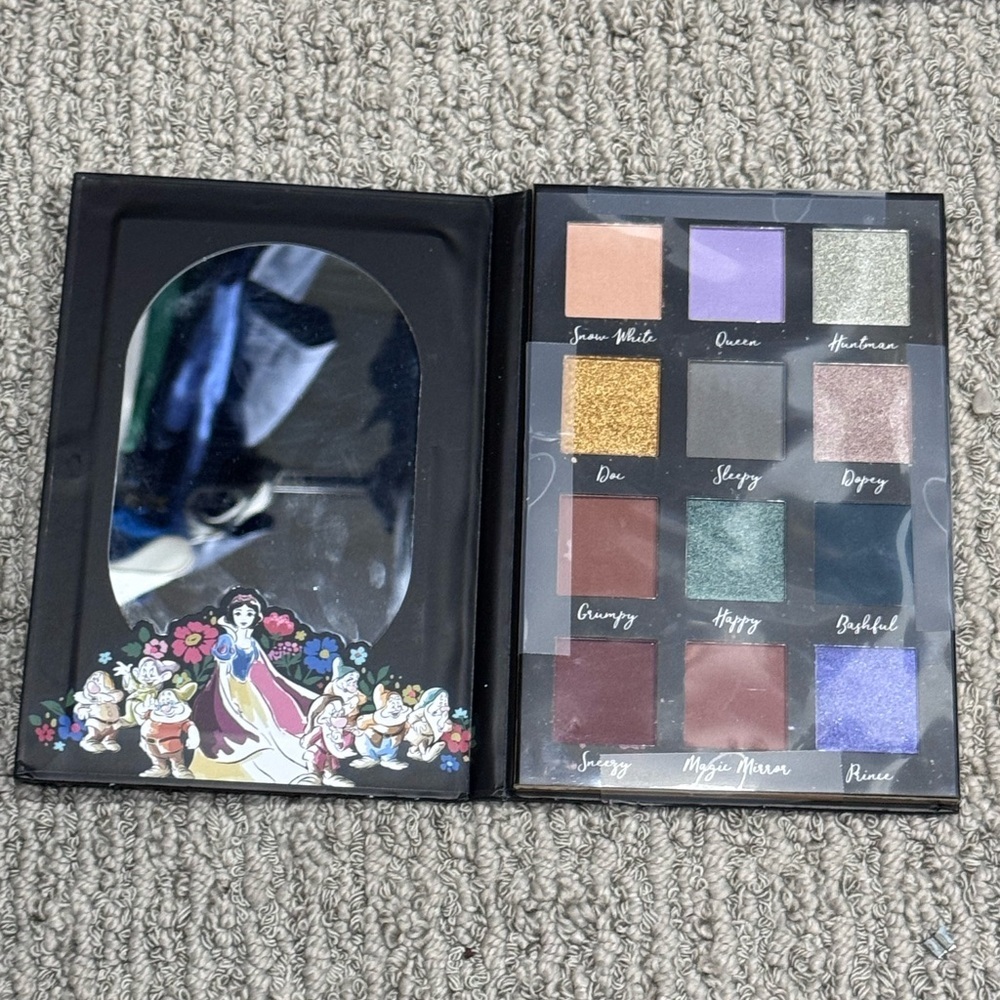 Disney Snow White Floral Eyeshadow Palette - Picture 2 of 2